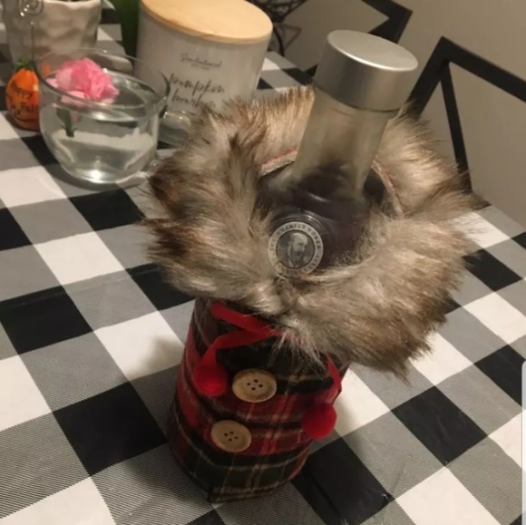🌲LAST FEW!!!🌲Fur Christmas Winter Bottle Cover - Picture 5 of 8